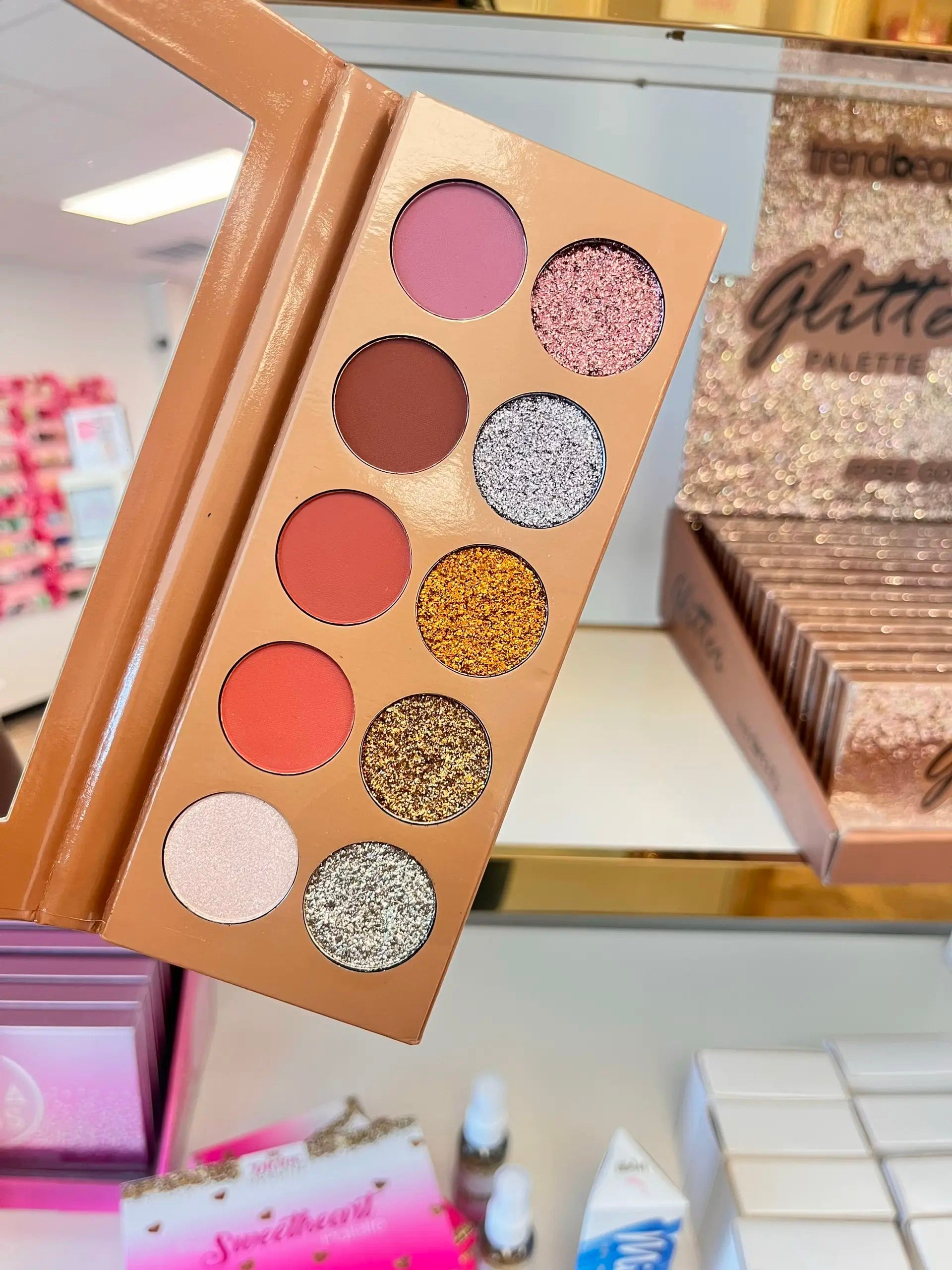 Mystery Makeup Box – Full-Size Beauty Products, Press-On Nails, Lashes, Eyeshadow & More